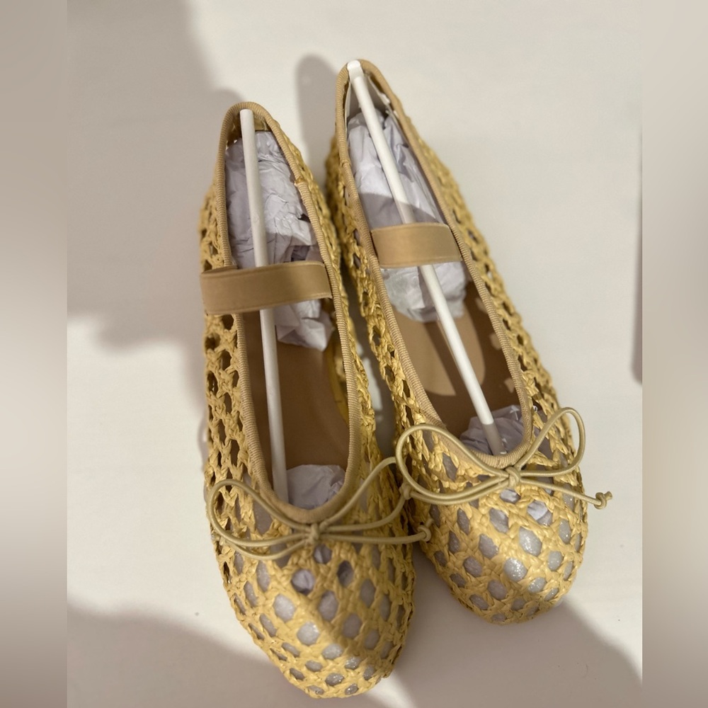 Unbranded Tan Woven Ballet Flats- Size 7W